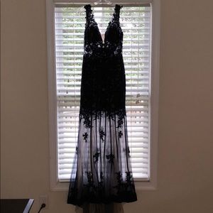Size 10 navy Sherri Hill dress barely worn